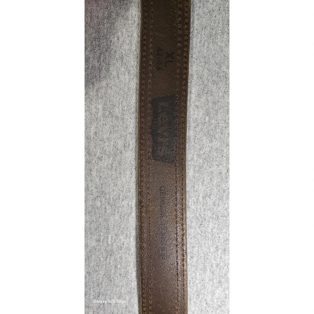 Levis Mens Brown Genuine Leather Belt XL 42-44 Double Stitch Two Horse Logo